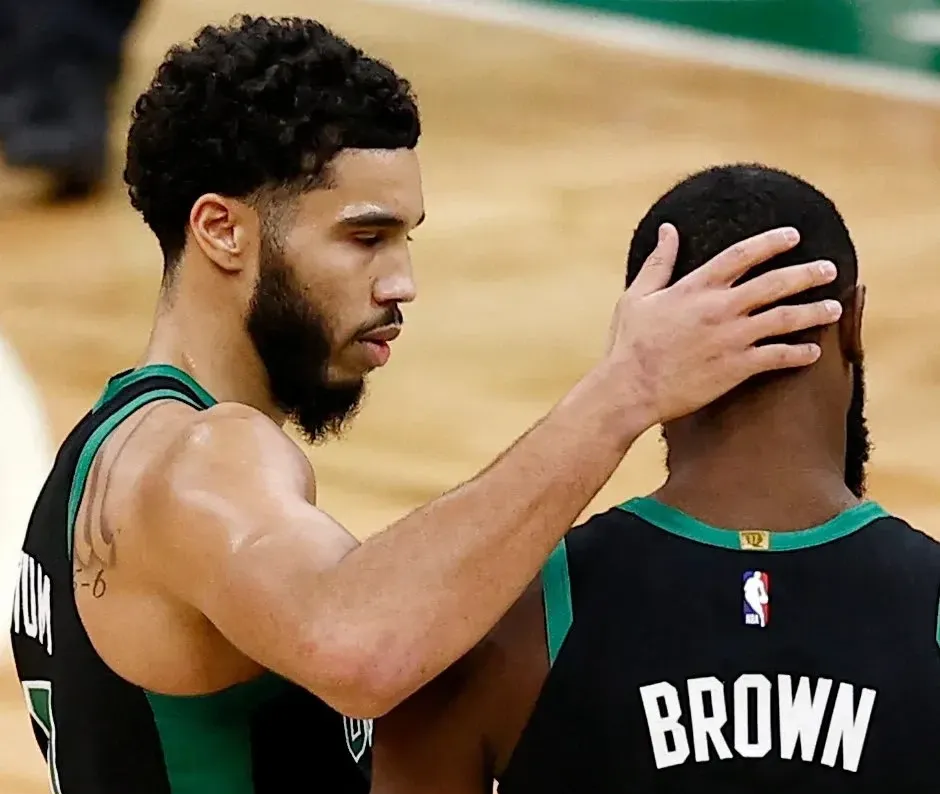 壹号-包含重要助攻引爆全场！，塔图姆意外战胜独行侠全场沸腾不已的词条