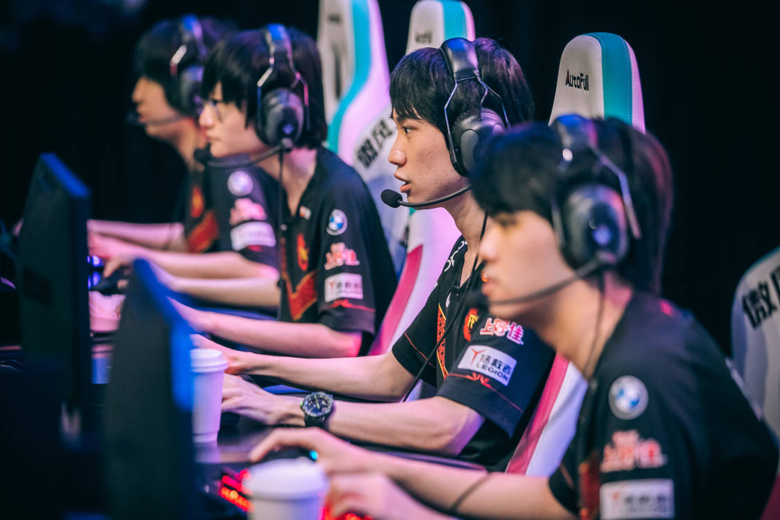 壹号娱乐-包含Doinb巅峰对决，Ming与70激战TES分钟，战术调整胜负难料！的词条