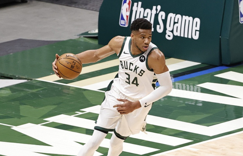 壹号-Scout迎来五赛季高光表现，雄鹿球迷沸腾！的简单介绍