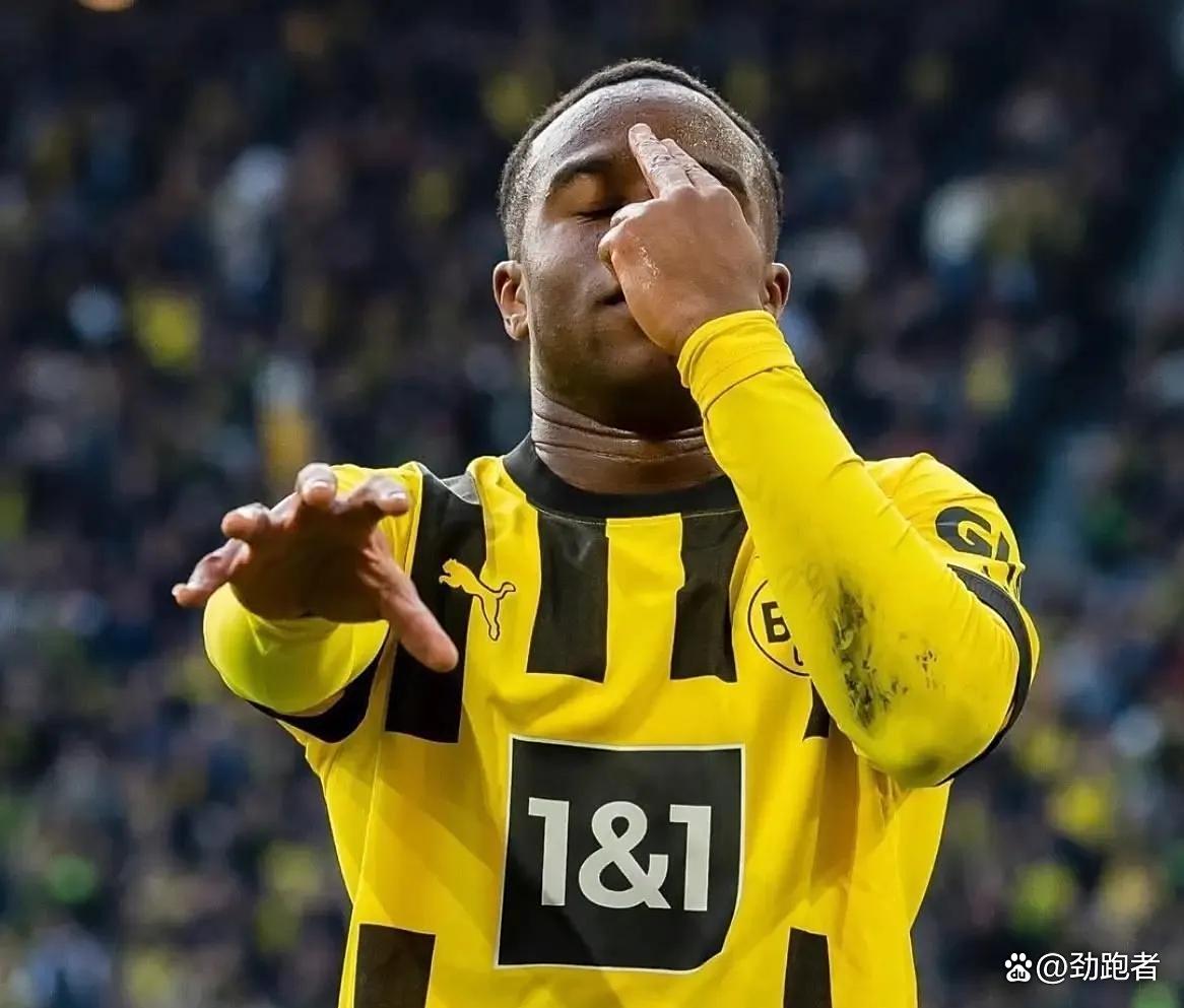 YIHAO-穆雷爆冷击败巴黎圣日耳曼，战术调整引爆全场！的简单介绍